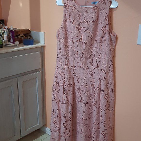 Everning Lace Dress Pink Color by Antonio Melani - Picture 3 of 5